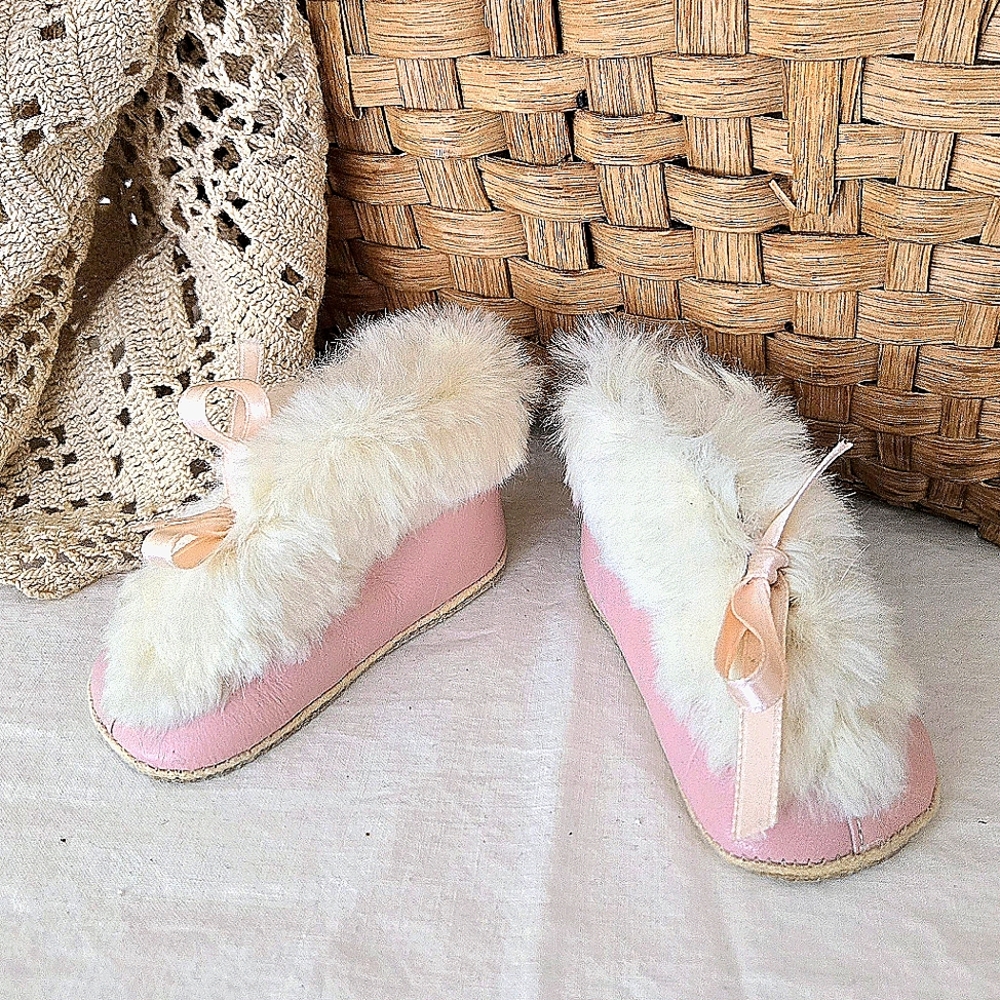 Vintage Baby Booties, Pink Leather, Soft White Rabbit Fur, 1950s, Unused size 0